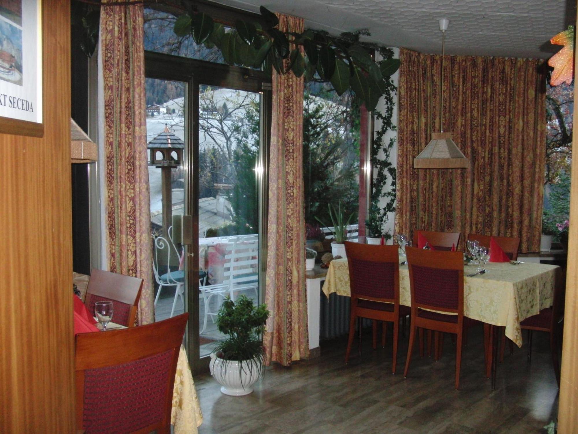 Hotel Villa Emilia Ortisei Exterior foto